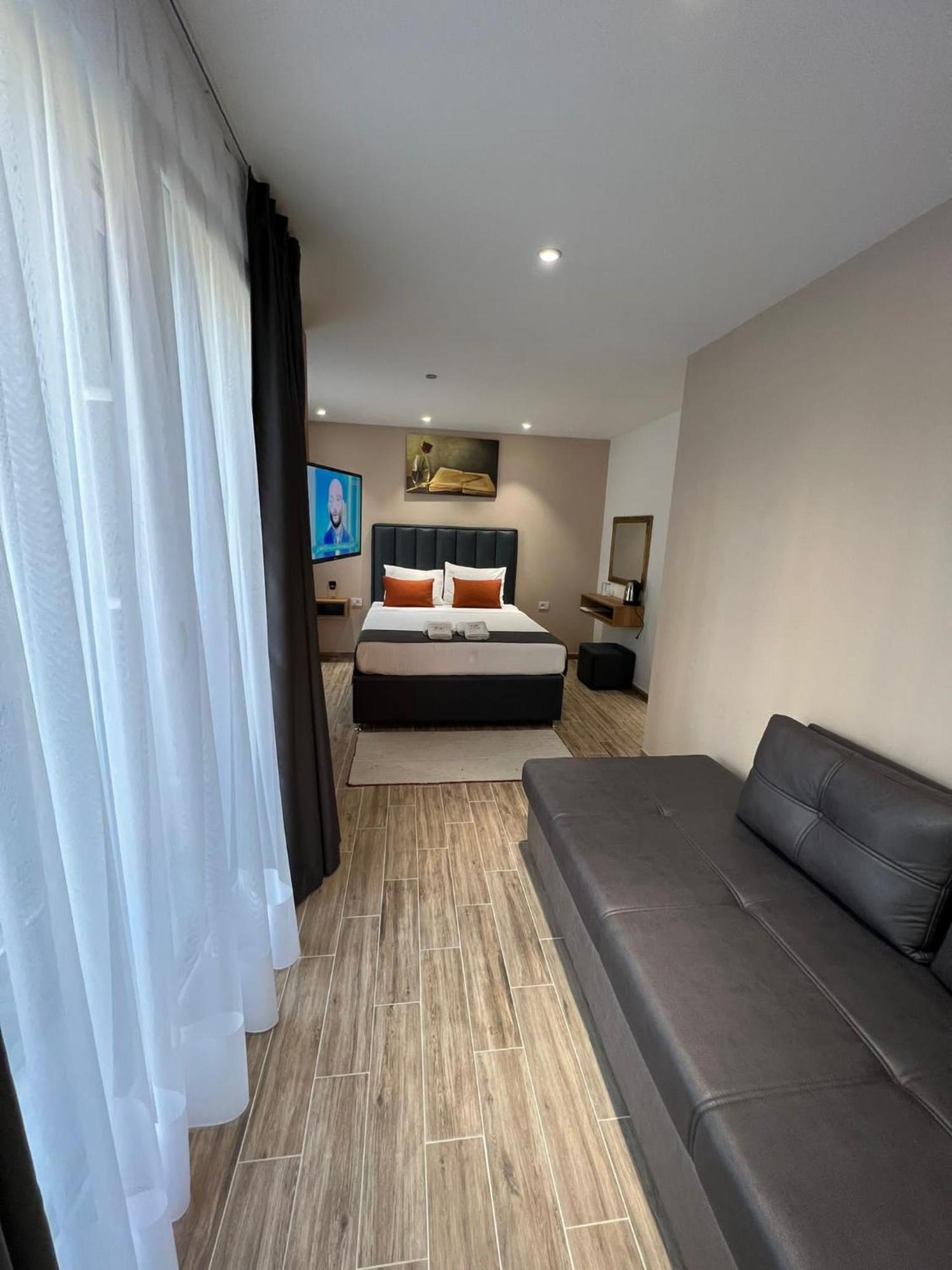 ستروغا Comfort Hotel المظهر الخارجي الصورة